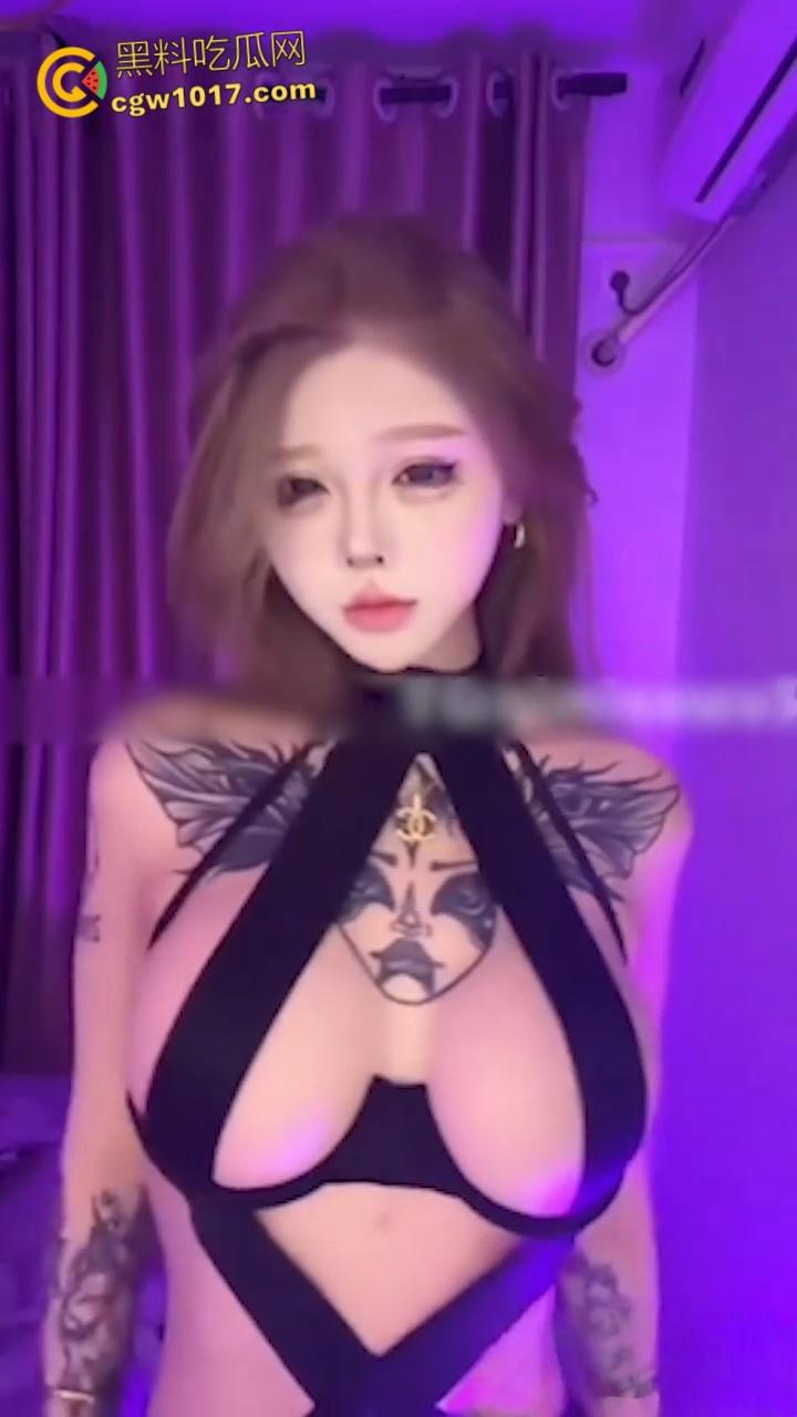 高颜值纹身御姐【琳琳】，极品颜值黑发媚眼，白虎粉穴三点全露，性感纹身妖娆吸睛，骚气直击灵魂！