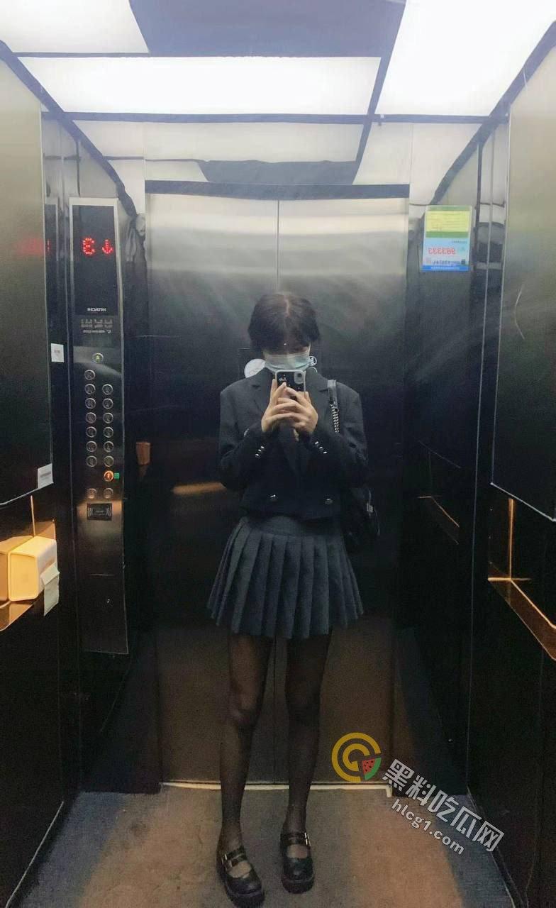 瓜友投稿:探探约炮“渔网女神”,黑丝之夜,浴室邂逅竟然一发不可收拾!