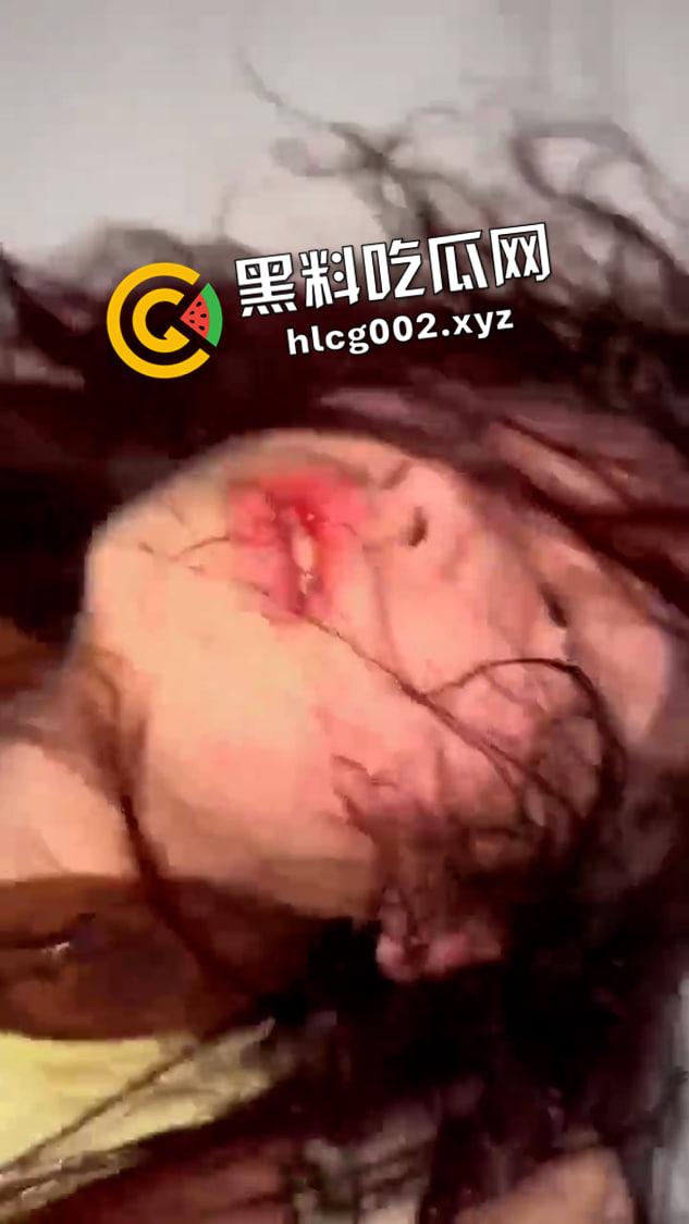 潮汕小太妹霸凌现场!打的高颜值靓妹梨花带雨 生无可恋 犹如被强奸了一样