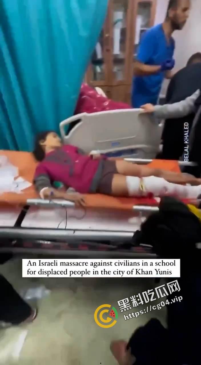 现场画面!血流成河 以色列轰炸加沙南部驻留有大量难民的学校 造成大量伤亡 尸体堆积如山 遍地鲜血
