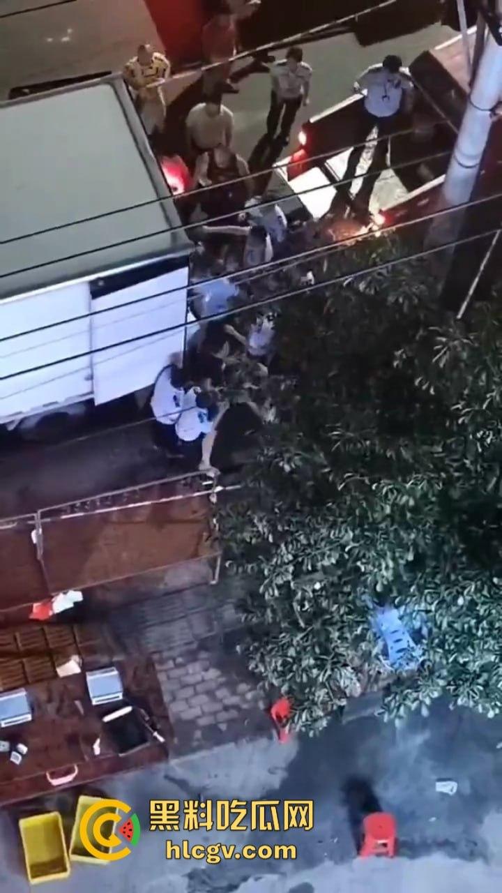 廉江风波起!廉江城管被指 “抢劫” 批发猪肉!执法行为还是权力滥用?