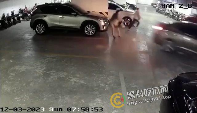 得不到就毁掉!男子直接撞死刚从小三车上下来的妻子 这个才叫真爱