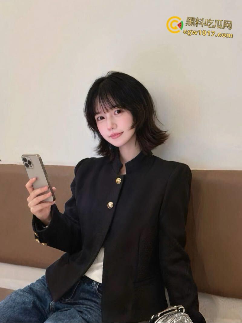 推特00后绿帽淫妻【熊猫可乐】,跪地口交蒙眼调教,淫语自慰跪舔口交,湿滑小嘴堪称天然精液容器!