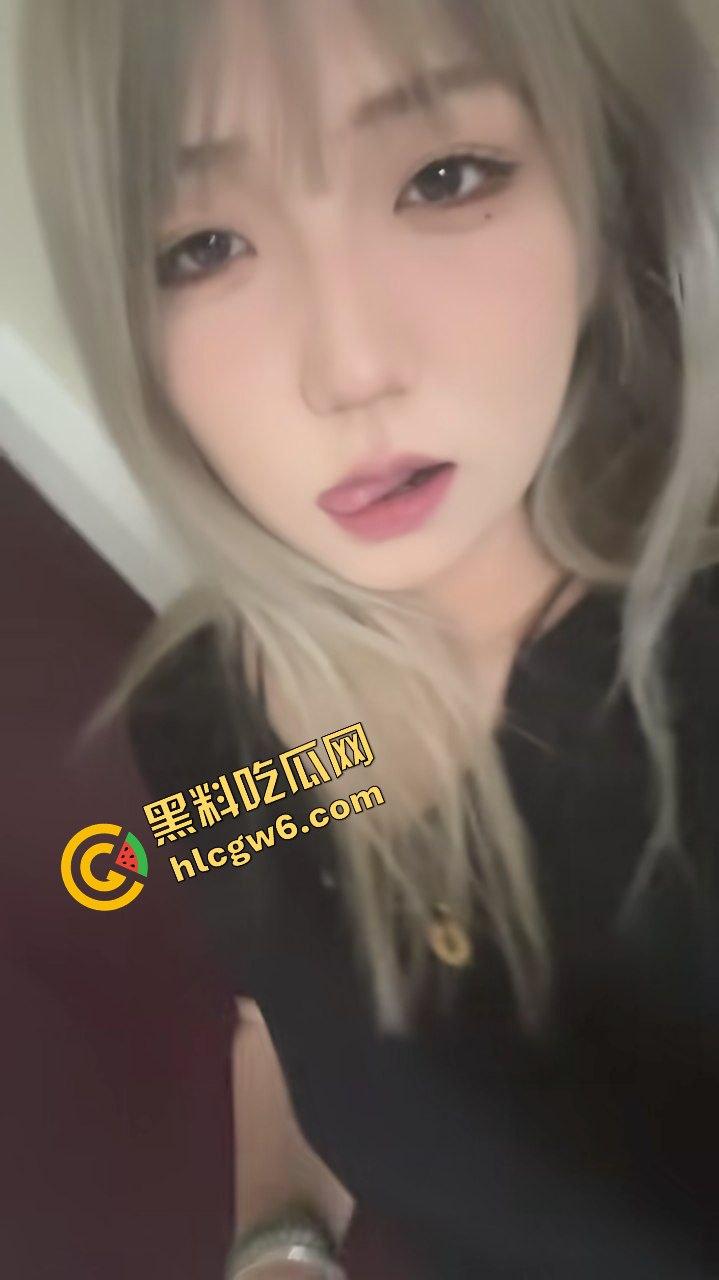 云南曲靖反差婊社会姐蜜桃炮架『何艺彩』欲求不满贱骚逼 被炮友暴力输出后怼！独家流出！