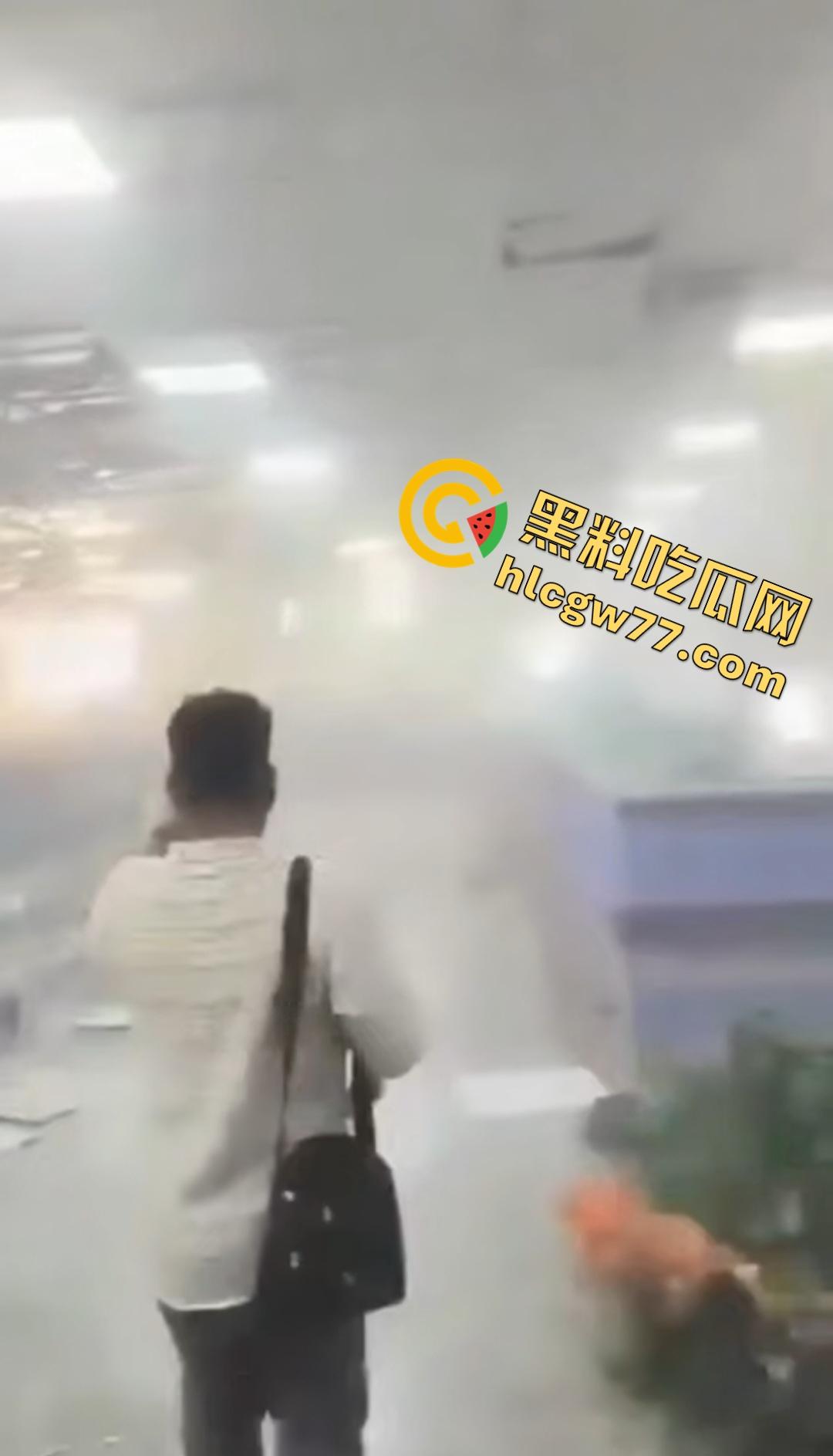 昨日伊朗沙希德拉贾伊港炸翻天!有个人玩化学品炸伤800人炸死25人,真是玩火自焚