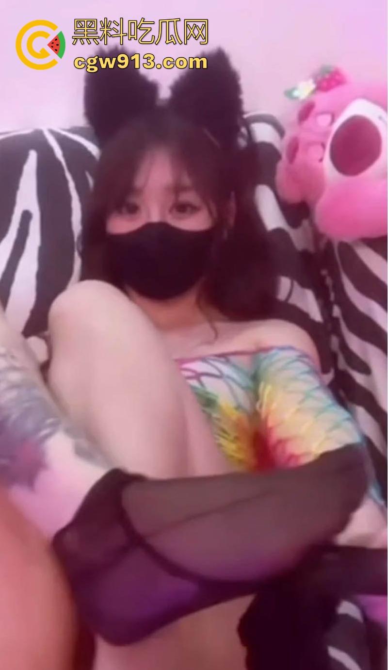 抖音极品网红【气饱了】榜一福利定制视频流出,细腰翘臀极致抖奶,动作狂野,欲火中烧!