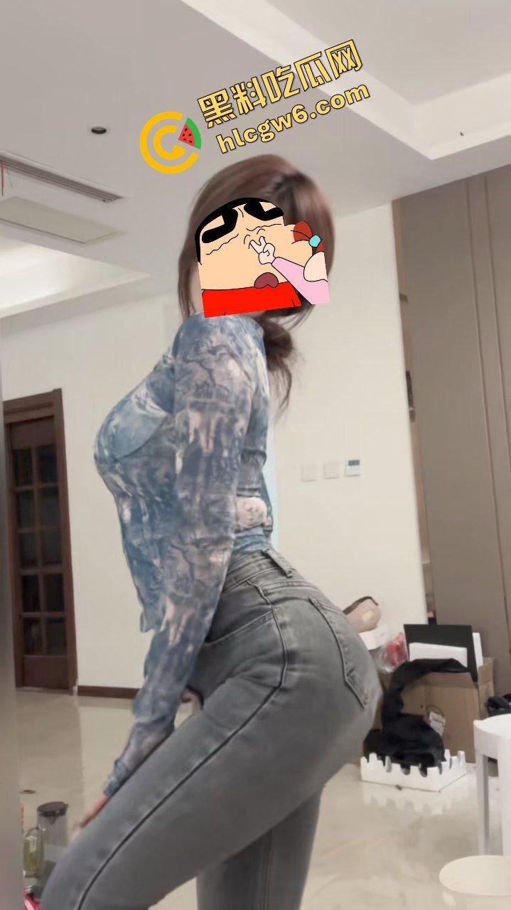 云南曲靖反差婊社会姐蜜桃炮架『何艺彩』欲求不满贱骚逼 被炮友暴力输出后怼！独家流出！