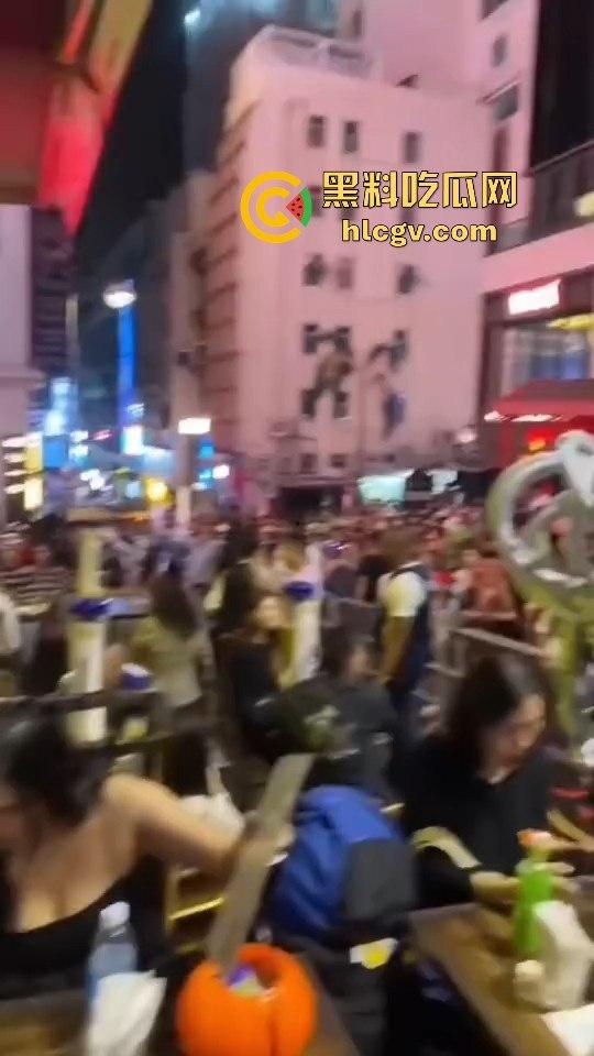 香港兰桂坊万圣节骚翻全场!骚逼骚鸡骚男齐聚,堪称老外的炮窝!