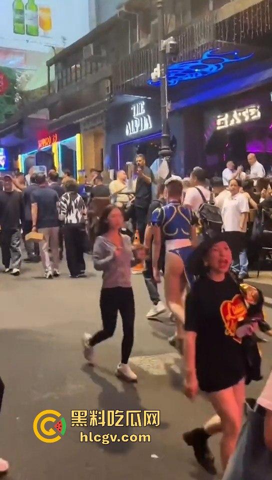 香港兰桂坊万圣节骚翻全场!骚逼骚鸡骚男齐聚,堪称老外的炮窝!