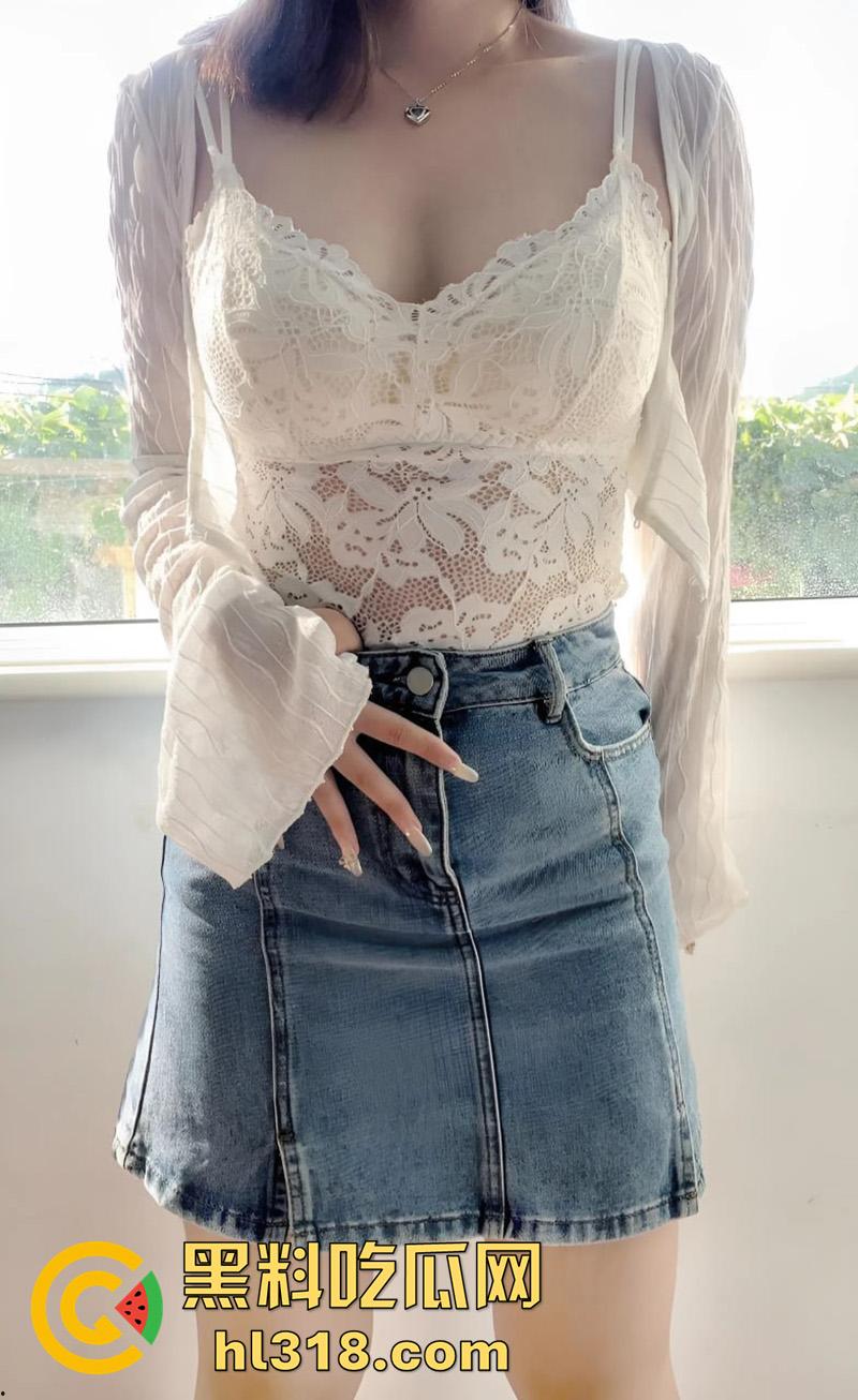 重庆台球厅女助教【梁欣欣】，高颜值完美身材尤物，被社会小伙调教成性奴母狗，还带去给兄弟一起操！