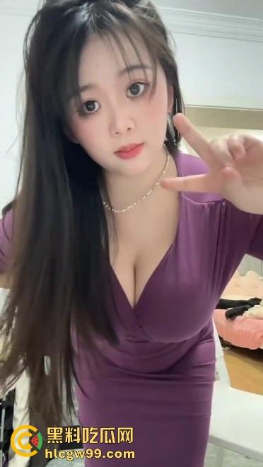 快手大奶少妇【官官】全裸给金主验货秀嫩逼,奶子晃瞎眼人老逼不老,只求有缘人操她黑逼!