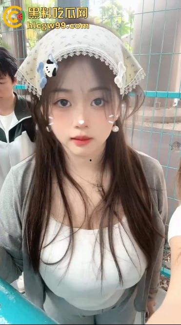 快手大奶少妇【官官】全裸给金主验货秀嫩逼,奶子晃瞎眼人老逼不老,只求有缘人操她黑逼!