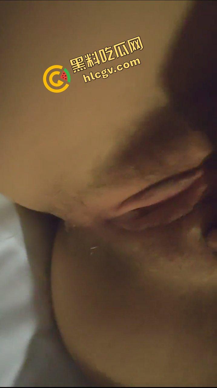 平江县职业技术学校 职高反差骚货『苑诗雨』发骚裸拍嫩乳 与男友做爱视频泄密 独家曝光流出!