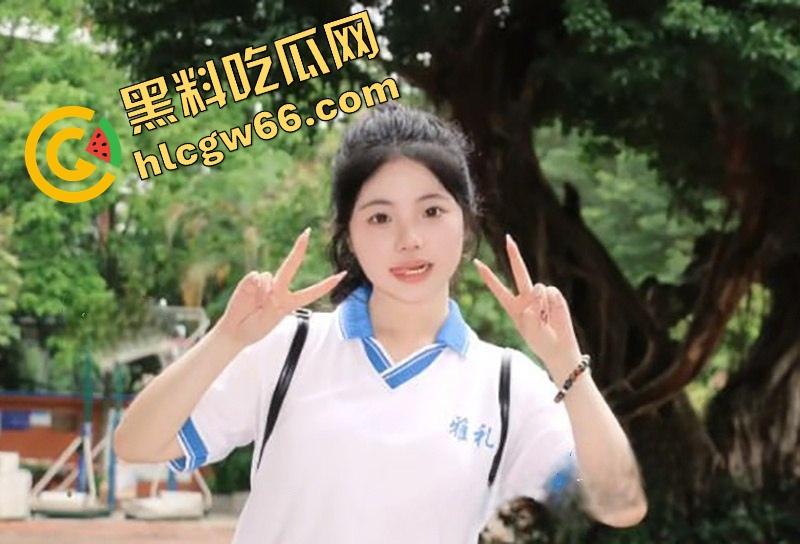 广州市第七中学班长『胡梦玲』课堂舔同桌屌被监控拍下,课上蒙衣钻裆狂舔,同学全程当背景板!