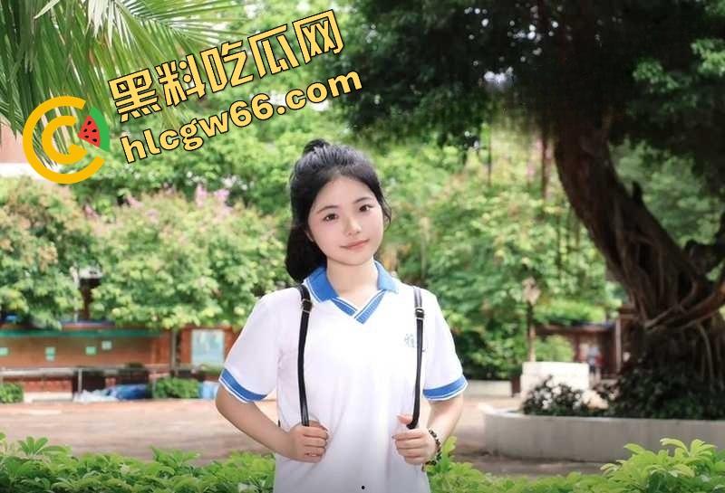 广州市第七中学班长『胡梦玲』课堂舔同桌屌被监控拍下,课上蒙衣钻裆狂舔,同学全程当背景板!