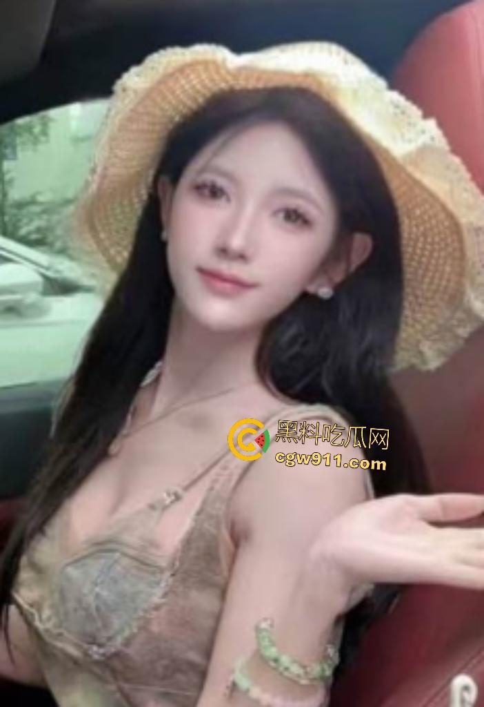 清纯校花【曹金丽】情趣黑丝裹紧雪腿诱惑爆棚,跪舔巨根喉爆极限挑逗,女神秒变床上浪娃!