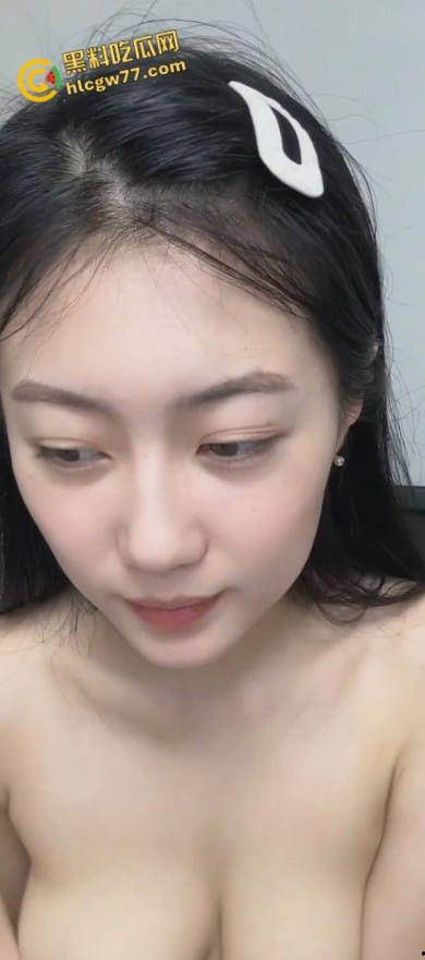 抖音清纯【虾滑】人设大翻车!乖乖女下海当福利姬,娇羞初恋脸秒变撩人尤物,超甜自慰尺度炸裂!