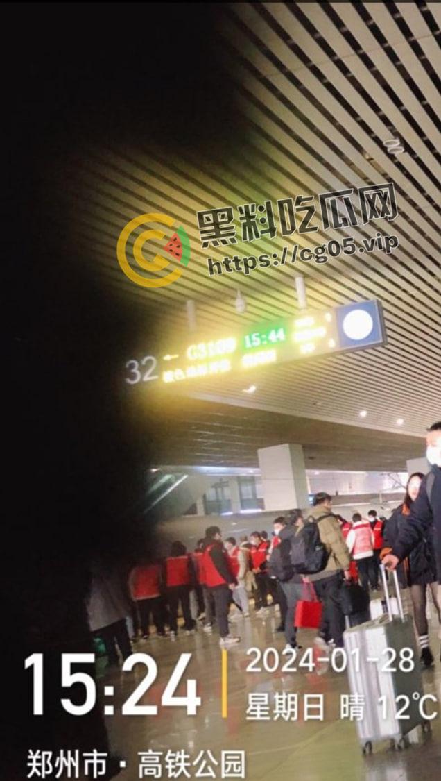 河南村镇银行储蓄事件再升级!上百名储户被囚禁 家属报警警察不出警 老百姓取个钱就这么难吗