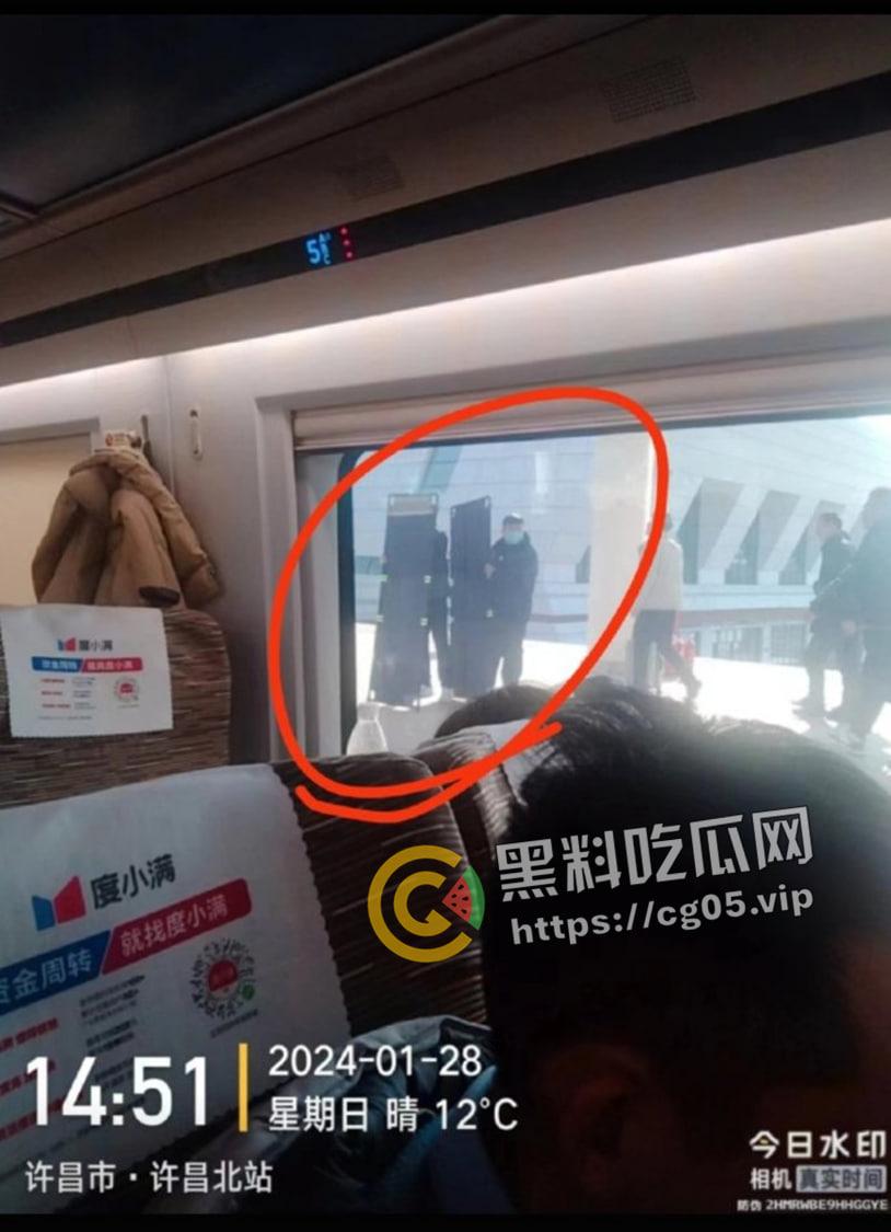 河南村镇银行储蓄事件再升级!上百名储户被囚禁 家属报警警察不出警 老百姓取个钱就这么难吗