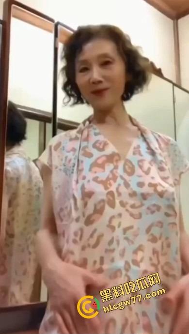 六旬大妈啪啪日记曝光,白发老头一见奶就馋哭,房事频率干翻一众年轻人,彻底打脸阳痿键盘侠!