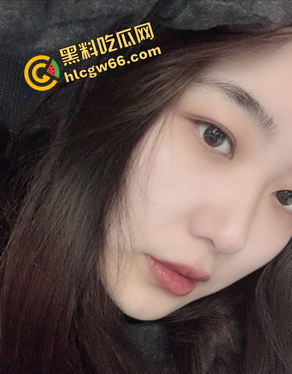 西安音乐学院反差婊【夏雨】欣操逼骚话连天,白嫩美乳被揉爆 深喉口爆内射爽到爆!