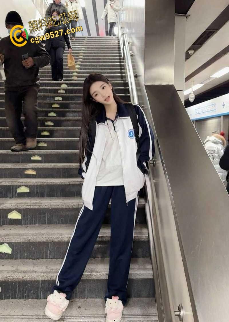 北京服装学院校花【于炜婕】,兼职外围私下曝光,更有招嫖卡片代言人之称,白虎嫩穴被各种玩弄!