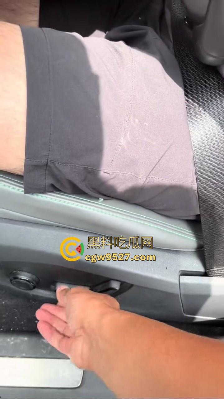 成都极氪撞护拦事故，严重的交通事故安全气囊居然没有弹出来，完全失去自救的机会，买极氪的朋友要注意啦！