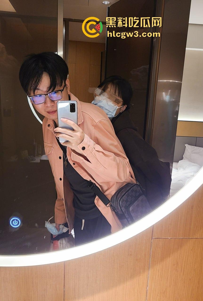 Sharman Court公寓绿帽情侣太会玩!谢菲尔德大学留子戴帽陪操,日完逼还晒学生证!