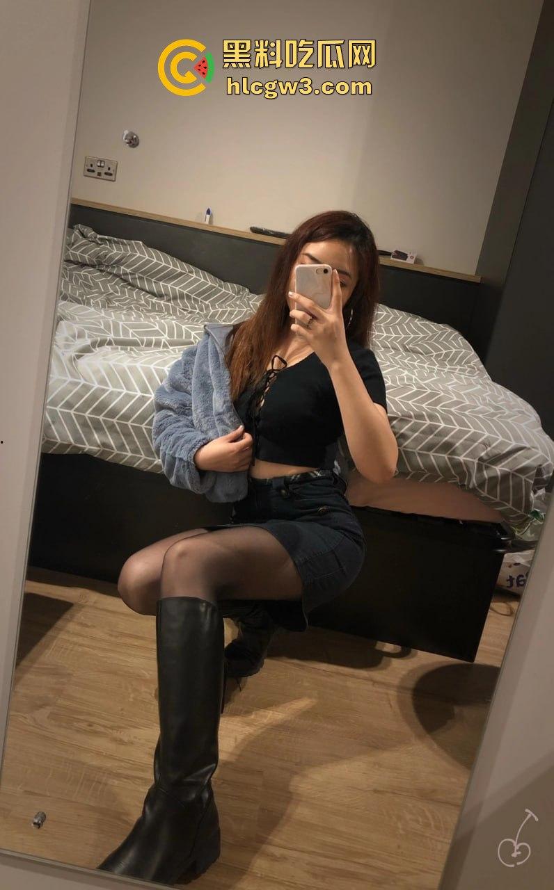 Sharman Court公寓绿帽情侣太会玩!谢菲尔德大学留子戴帽陪操,日完逼还晒学生证!