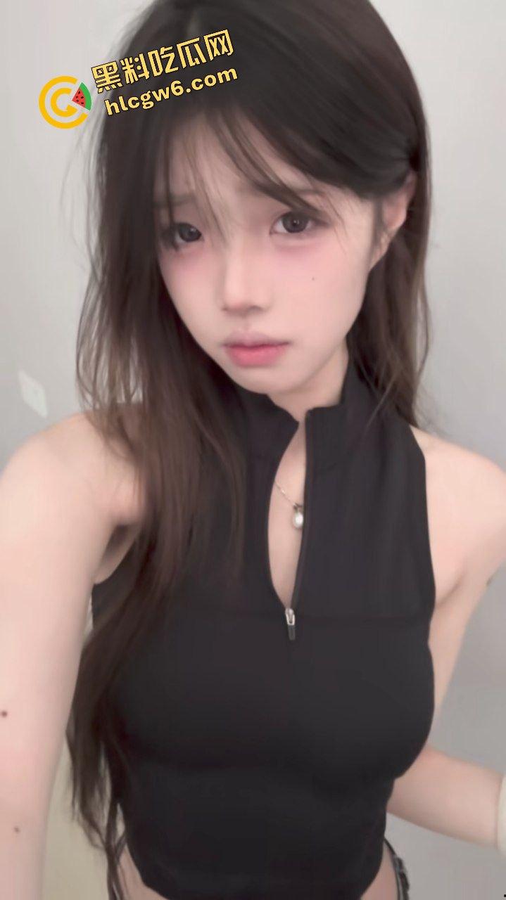 抖音顶级清纯嫩妹反差骚鸡网红『鱼泥ni』细腰蜜臀金主拽头暴力后怼!原创独家曝光!