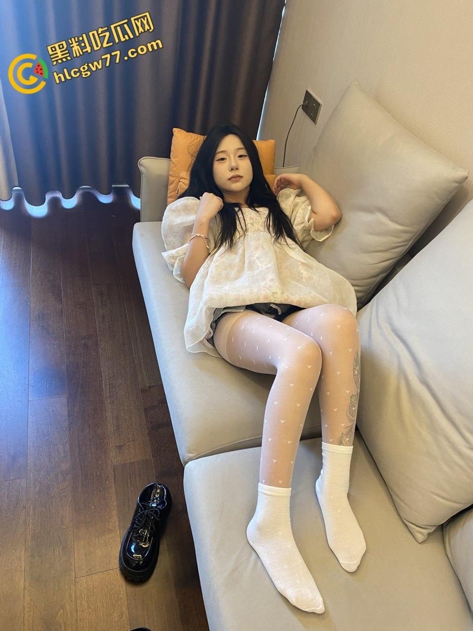 极品萝莉【林婉婉】白丝爆乳私拍,娇嫩粉逼撩爆宅男心,宅男夜夜沉沦的致命诱惑!