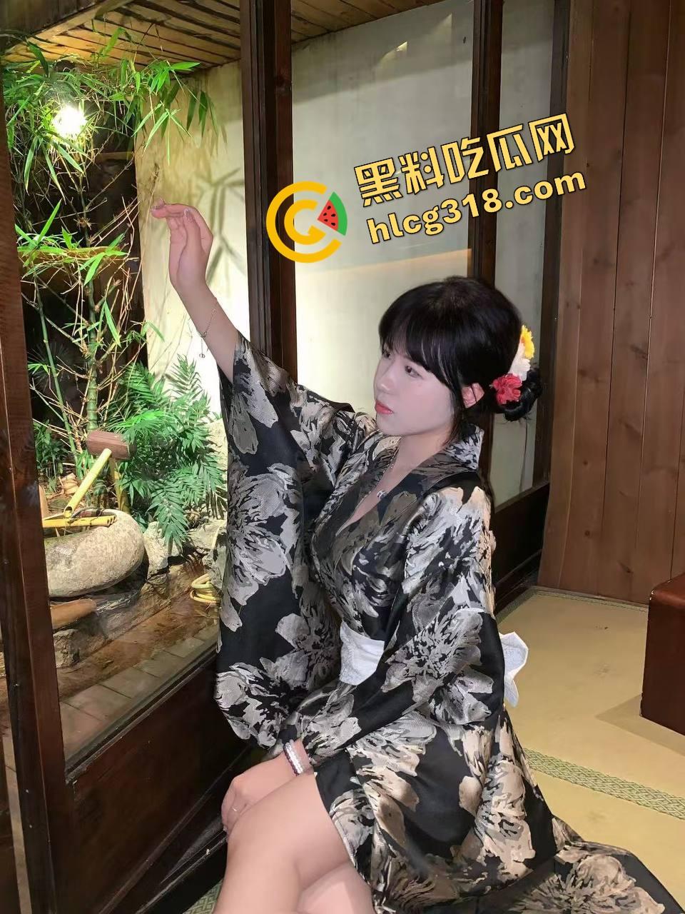 少妇大战硬不起来的弹力牛子,全程像在玩充气面条,玩了一整晚愣是没插进去,橡胶果实附体也太离谱了!