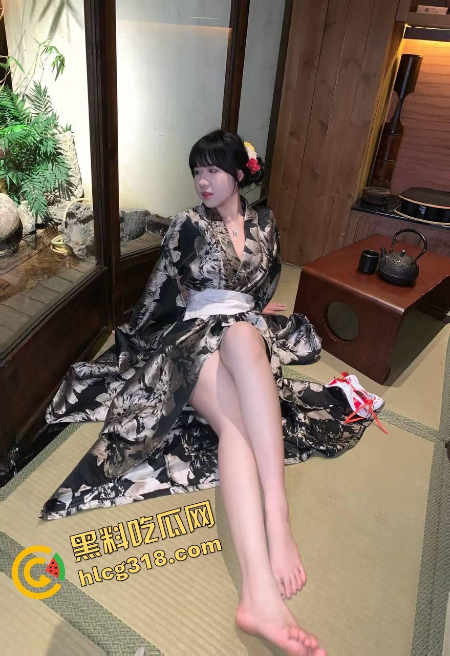 少妇大战硬不起来的弹力牛子,全程像在玩充气面条,玩了一整晚愣是没插进去,橡胶果实附体也太离谱了!