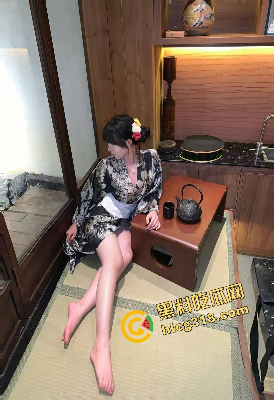 少妇大战硬不起来的弹力牛子,全程像在玩充气面条,玩了一整晚愣是没插进去,橡胶果实附体也太离谱了!