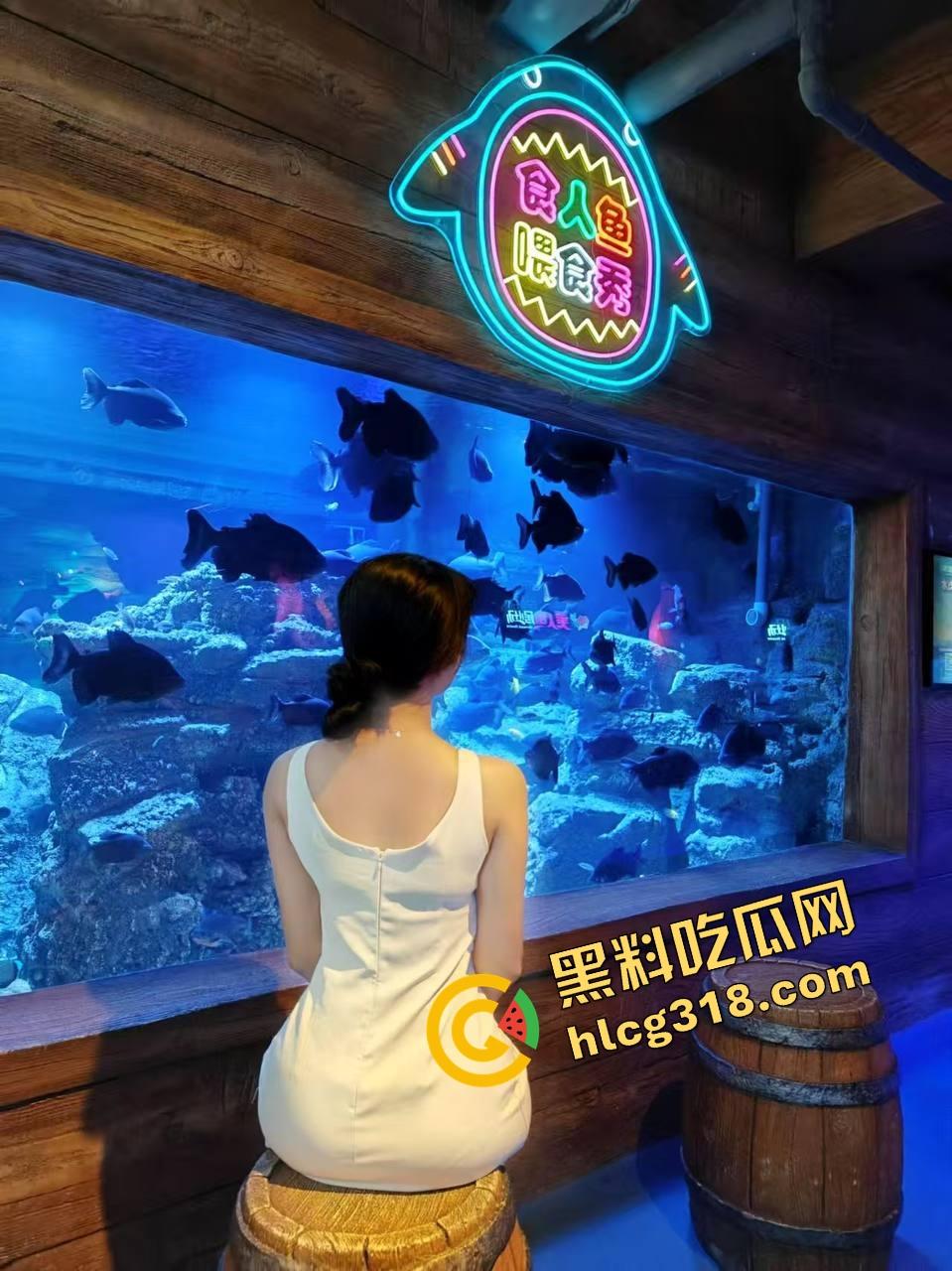 少妇大战硬不起来的弹力牛子,全程像在玩充气面条,玩了一整晚愣是没插进去,橡胶果实附体也太离谱了!