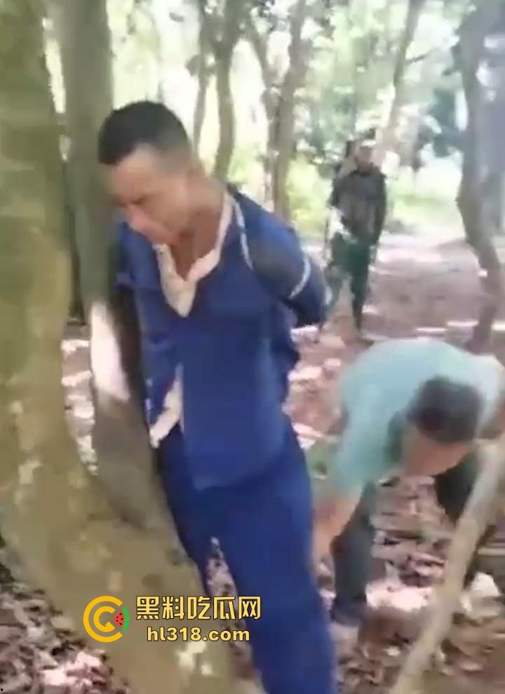 禽兽父强奸亲生女儿!导致女儿怀孕,村民愤怒自发替天行道,吊打禽兽生父,这种人就该打死!