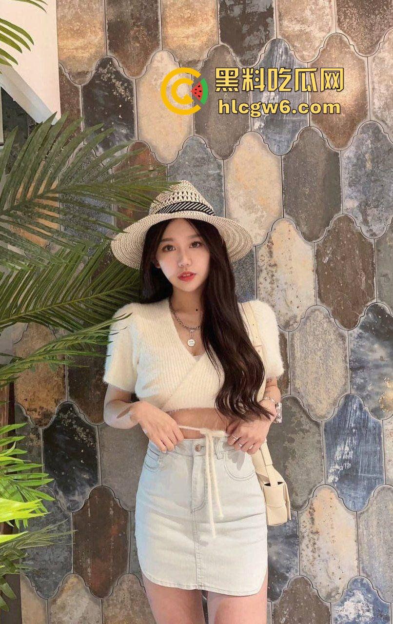 前台妹大学刚毕业傍上公司高层,送奔驰smart不上班!被老哥包养一年,玩腻了说踹就踹,小三始终是替补,梦醒太快!