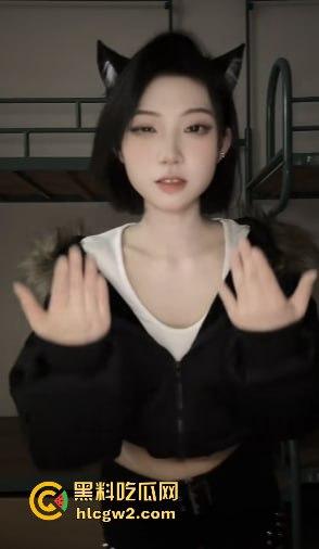 抖音甜妹『丫丫br』大尺度反差 直播间玩盯射调教,甜妹秒变性癖达人,性癖挑战让直播间沸腾不止!