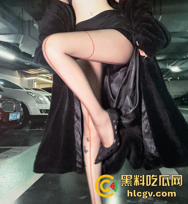 微博436W粉丝大网红【王一霏ADA】面对潜规则果断一对一视频四点全露！