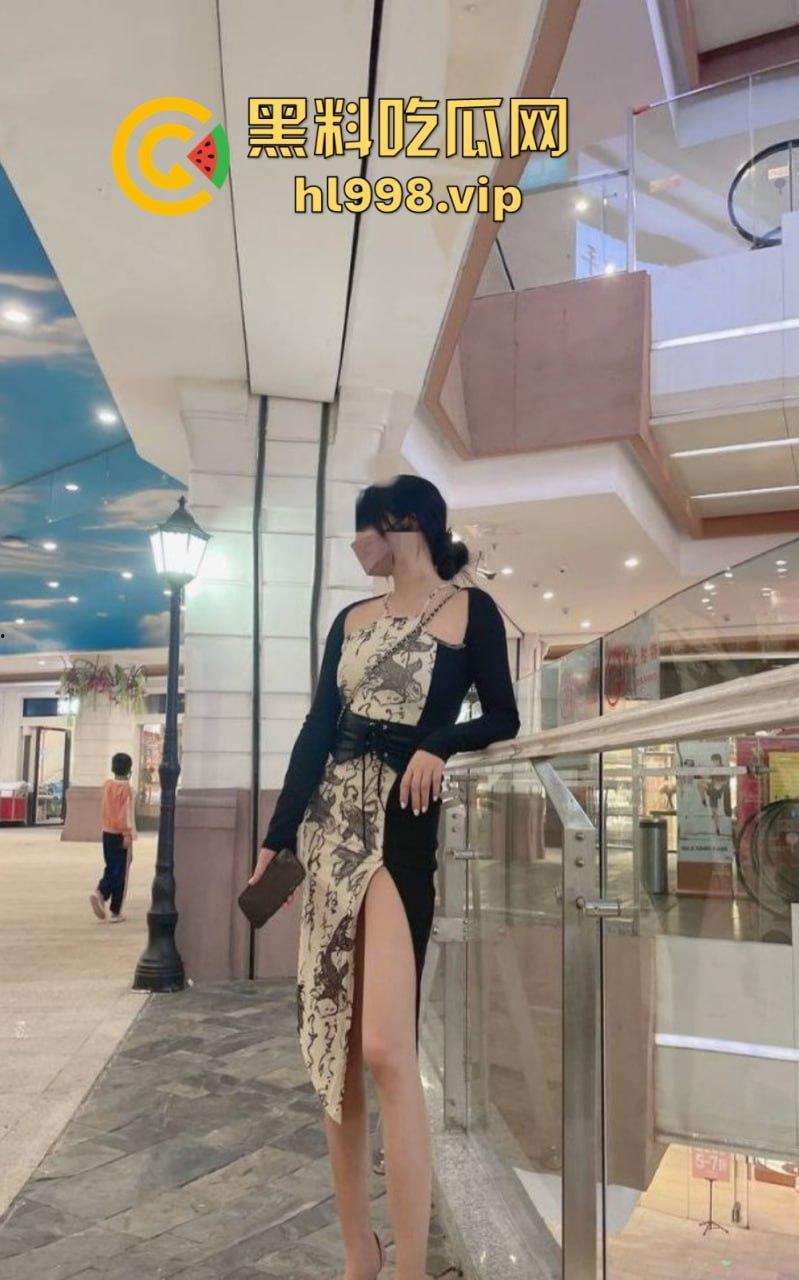 万人求的极品长腿人妻私拍来了!群交乱操,黑丝肉丝轮番上阵,十月『大魔王』放飞自我!