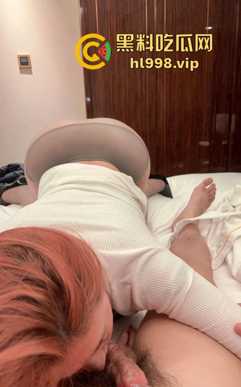 万人求的极品长腿人妻私拍来了!群交乱操,黑丝肉丝轮番上阵,十月『大魔王』放飞自我!