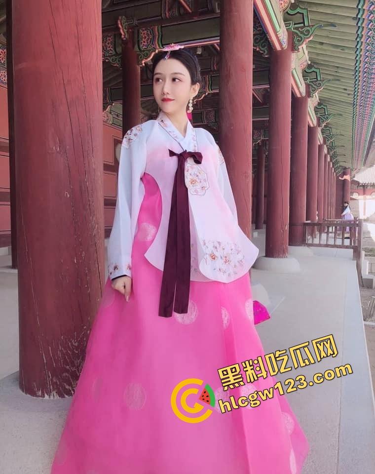 她是南昌最能装的骚货『乔欣玉』金主点菜送上门,浓眉大眼清纯外表,穿包臀裙被金主哥花样调教!