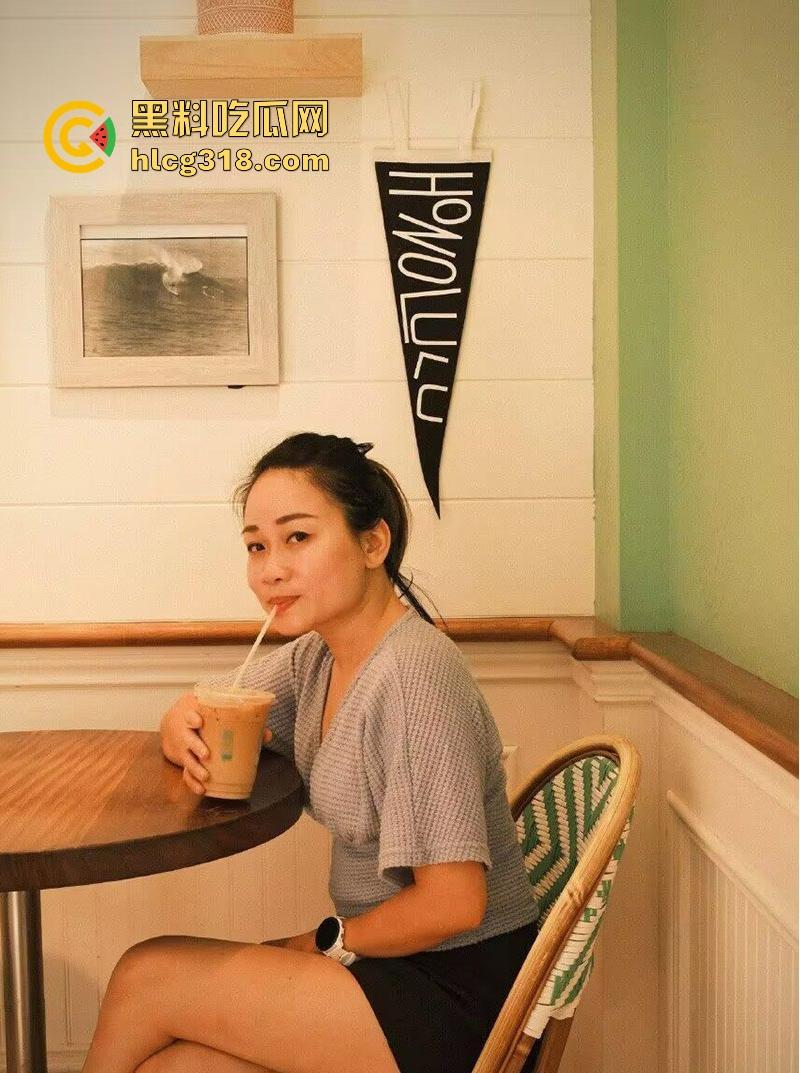 品味极品性感熟女,上演顶级人妻的诱惑,肛交口活样样精通,高能高燃场面应有尽有!