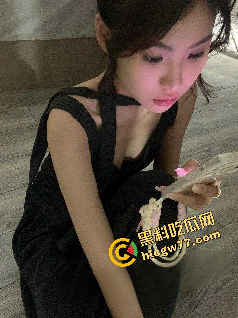 山东21岁反差前女友【曾雨悦】表面清纯乖巧,床上却抢着口交舔棒,女上骑乘自己爽到腿软!