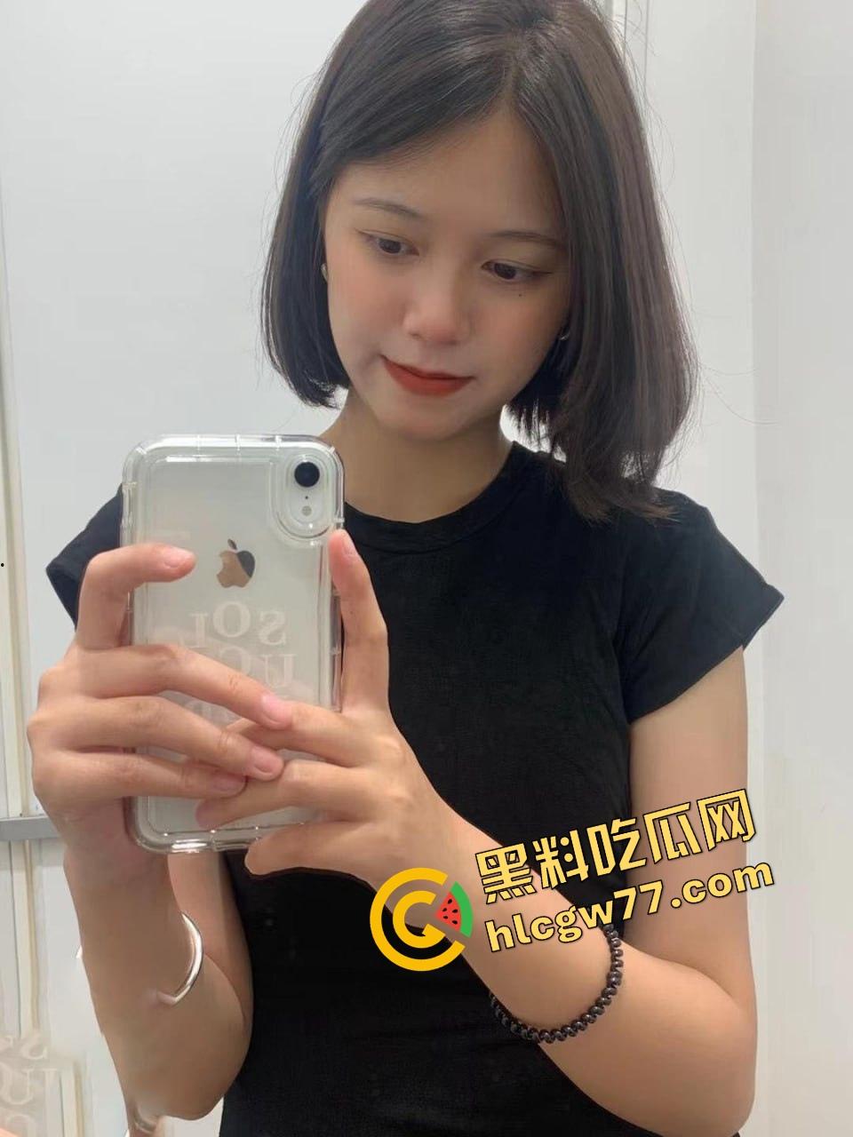 世界上最大的背刺，成都女孩【周然】手机借闺蜜打游戏，结果闺蜜偷看到她大量私密，友谊当场粉碎！