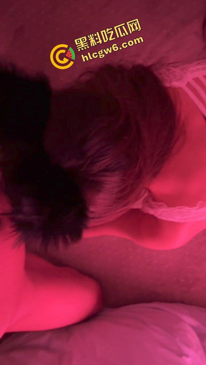 抖音极品超美御姐反差婊网红骚鸡『梨涡姐姐』开盒曝光淫姐 私下与金主激情舔鸡操逼!原创独家流出!