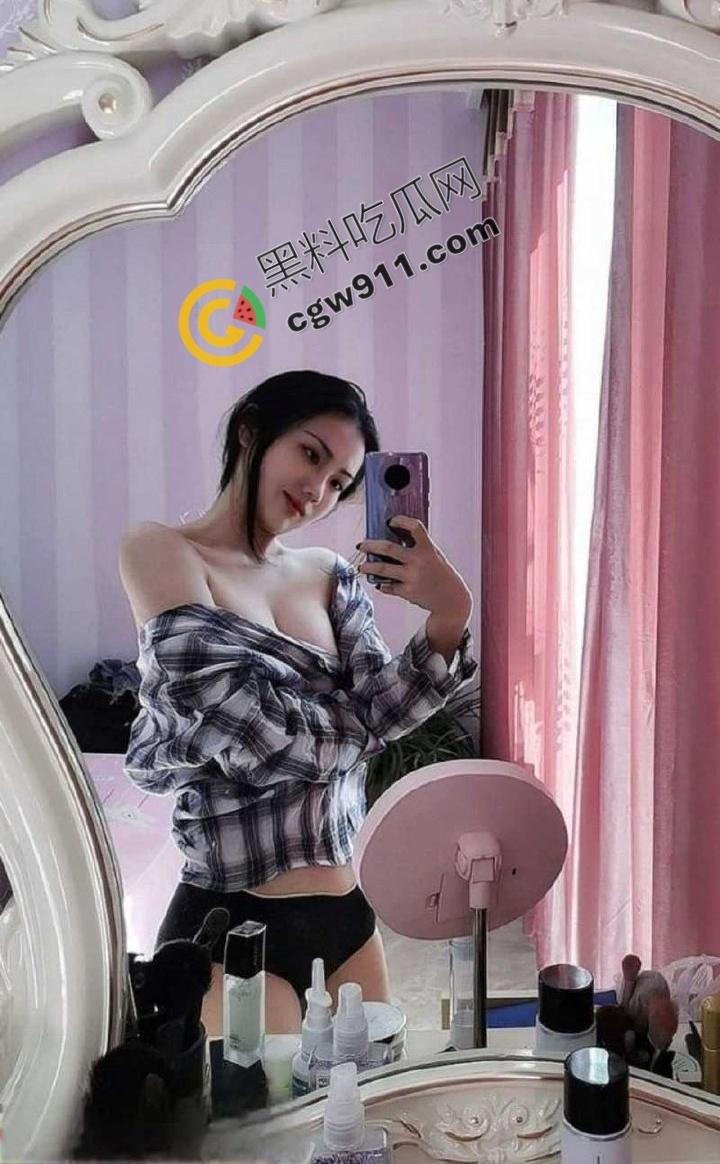 上海交通广播主持人【何珊珊】被富家公子哥拿捏,意图分得金钱,却被轻松摆布,曝光视频引爆网络惊呼!