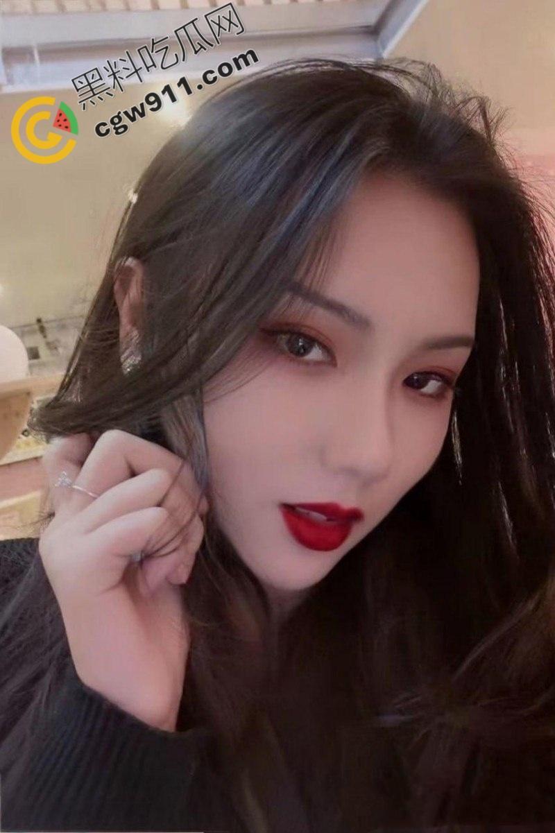 上海交通广播主持人【何珊珊】被富家公子哥拿捏,意图分得金钱,却被轻松摆布,曝光视频引爆网络惊呼!