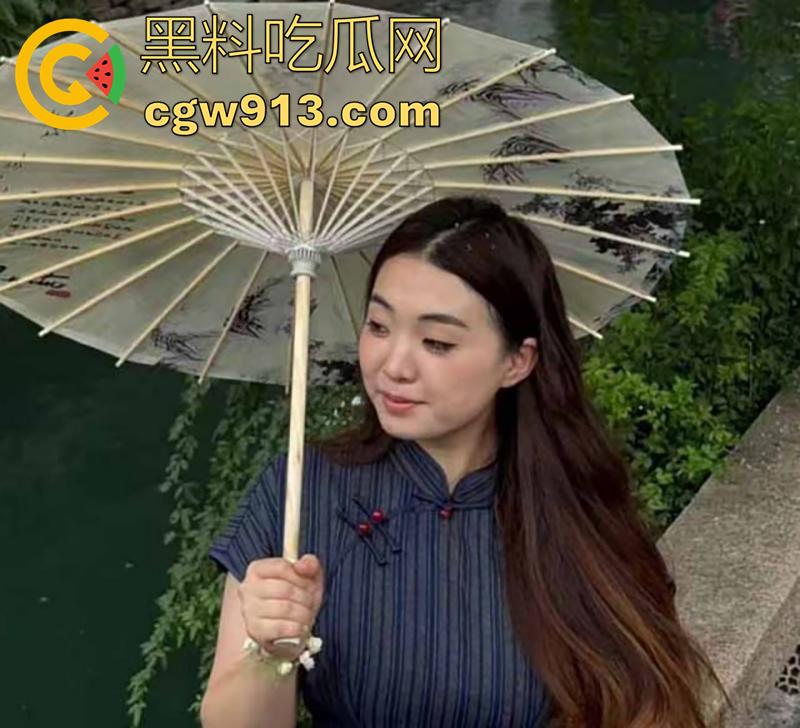 大连民族大学巨乳学生妹【李岫烔】背着男友频繁出轨,被SM调教为精盆,圆润大奶子被操到起飞!