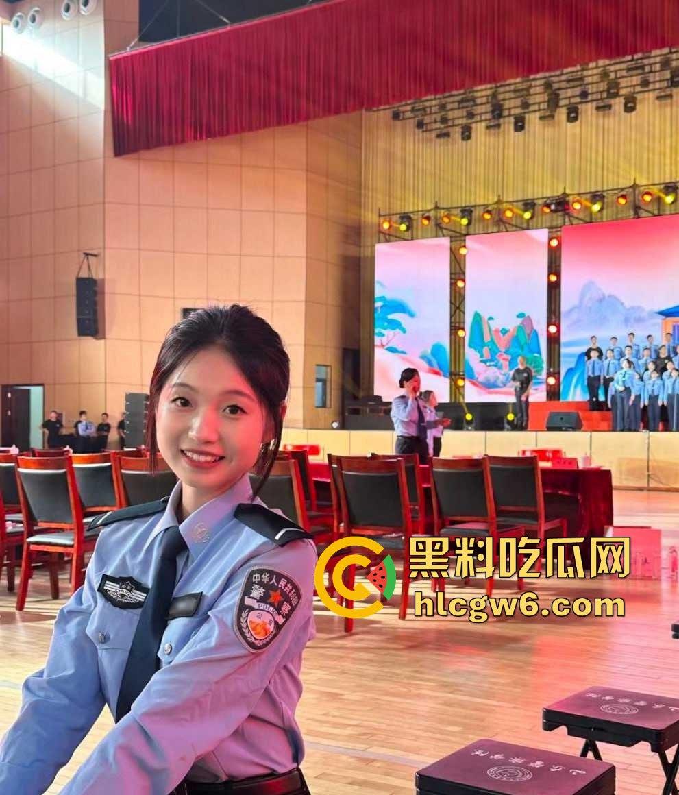 退役警花下海经商服务洋鬼子被按床打桩 又一个制服浪货被操成肉便器 警花传人不如『张津瑜』还想靠肉体上位？